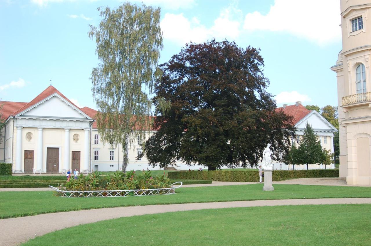 Loggiahaus Am Schloss, 5 Ferienwohnungen, Teils Mit Schloss- Und Seeblick Rheinsberg Zewnętrze zdjęcie